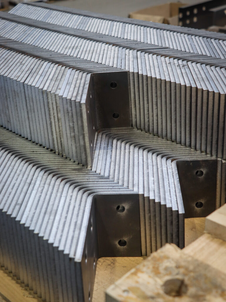 Tôles découpées pliées